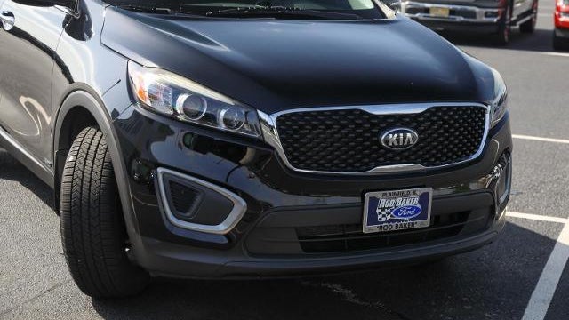 2016 Kia Sorento LX