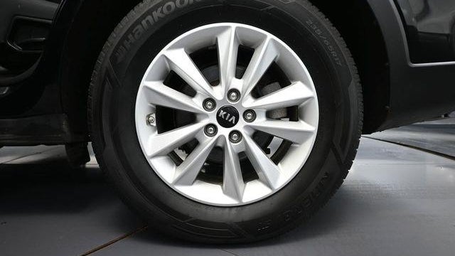 2019 Kia Sorento S V6