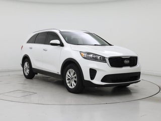 2019 Kia Sorento with Snow White Pearl Exterior