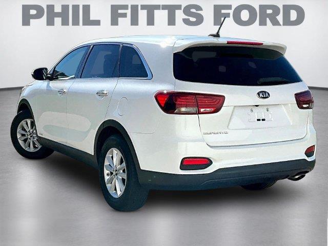 2019 Kia Sorento - $10,589