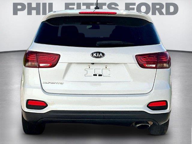 2019 Kia Sorento - $10,589