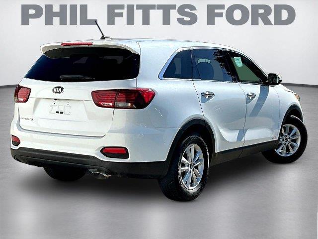 2019 Kia Sorento - $10,589