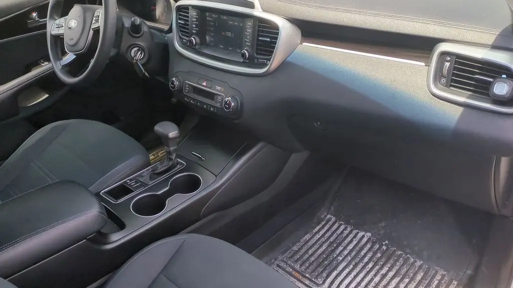 2019 Kia Sorento S V6