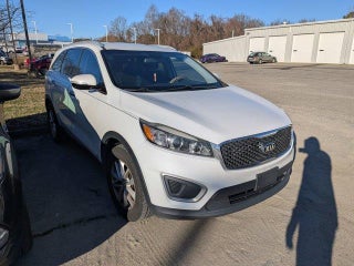 2017 Kia Sorento with Snow White Pearl Exterior