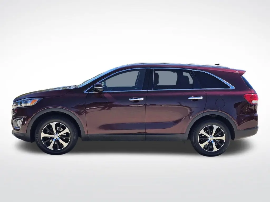 2017 Kia Sorento - $10,000