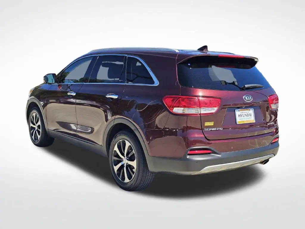 2017 Kia Sorento - $10,000