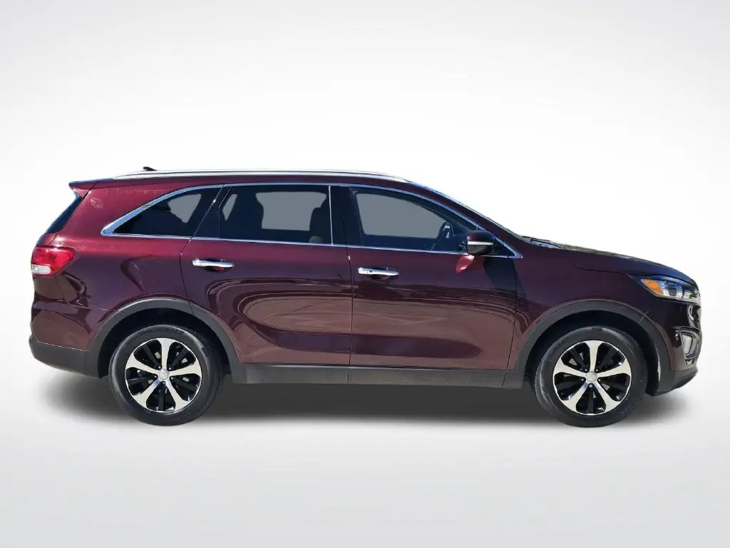 2017 Kia Sorento - $10,000