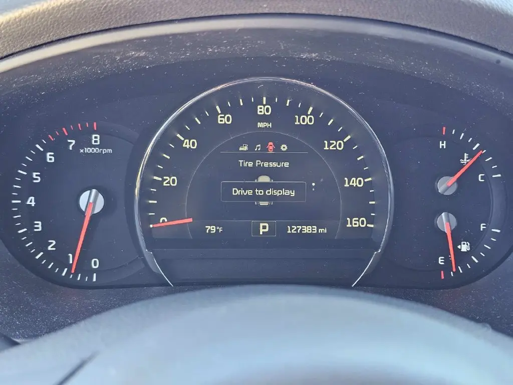 2017 Kia Sorento - $10,000