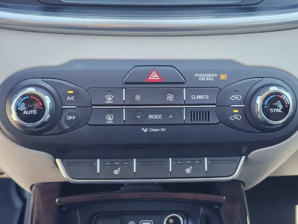 2017 Kia Sorento - $10,000