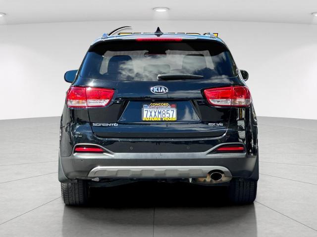 2017 Kia Sorento - $8,988