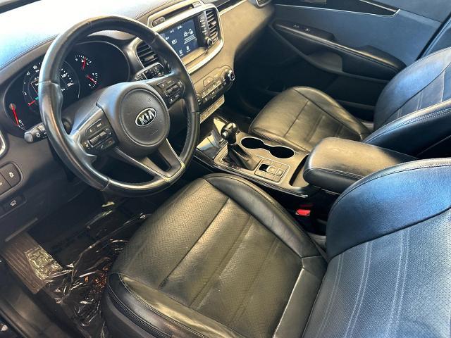 2017 Kia Sorento - $8,988
