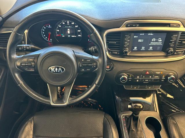 2017 Kia Sorento - $8,988