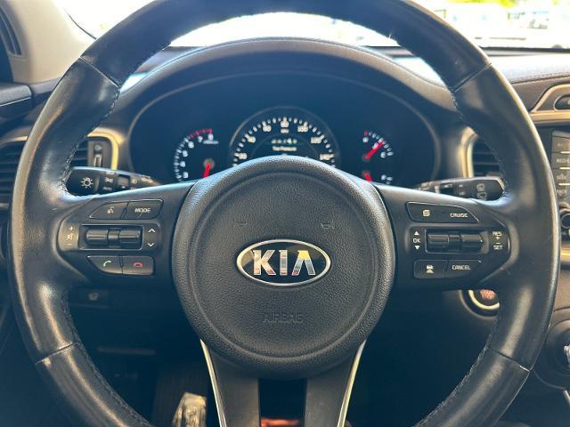 2017 Kia Sorento - $8,988