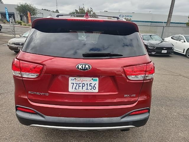 2017 Kia Sorento - $11,102