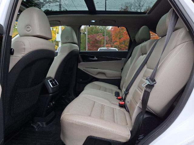 2019 Kia Sorento - $13,900