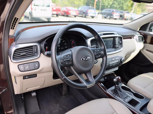 2017 Kia Sorento - $9,600