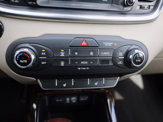 2017 Kia Sorento - $9,600