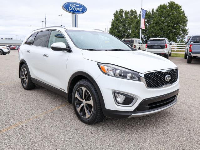 2017 Kia Sorento - $9,795