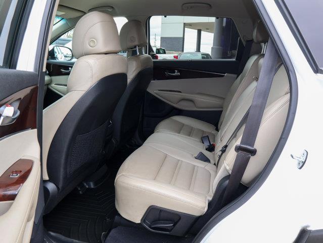 2017 Kia Sorento - $9,795