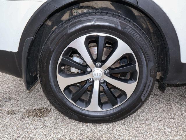2017 Kia Sorento - $9,795