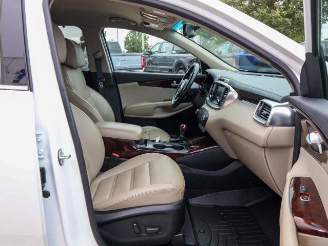 2017 Kia Sorento - $9,795