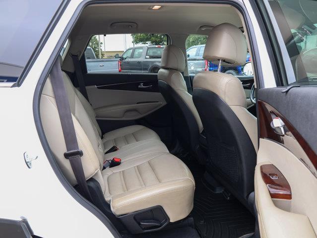 2017 Kia Sorento - $9,795