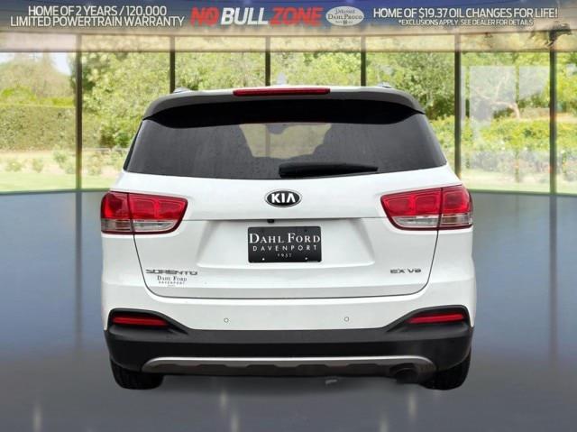 2017 Kia Sorento - $18,824