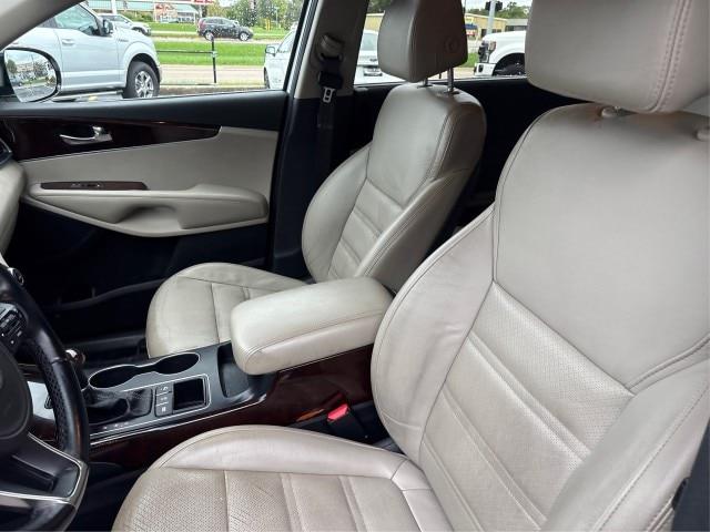 2017 Kia Sorento - $18,824