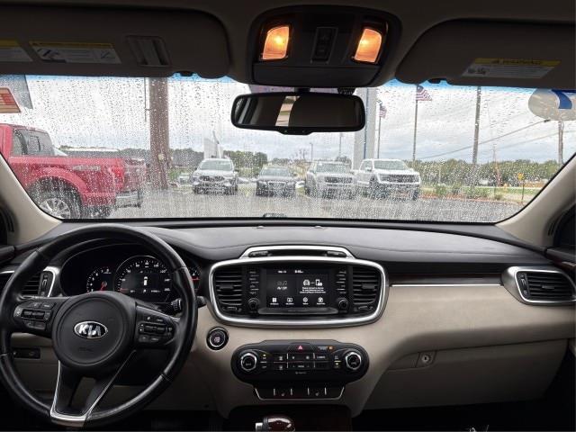 2017 Kia Sorento - $18,824