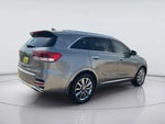 2017 Sorento Thumbnail 6