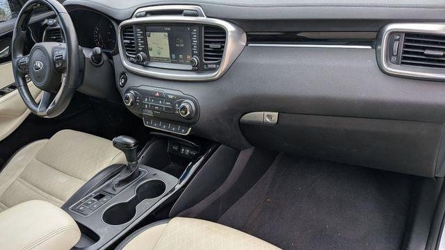 2017 Kia Sorento SX Limited V6