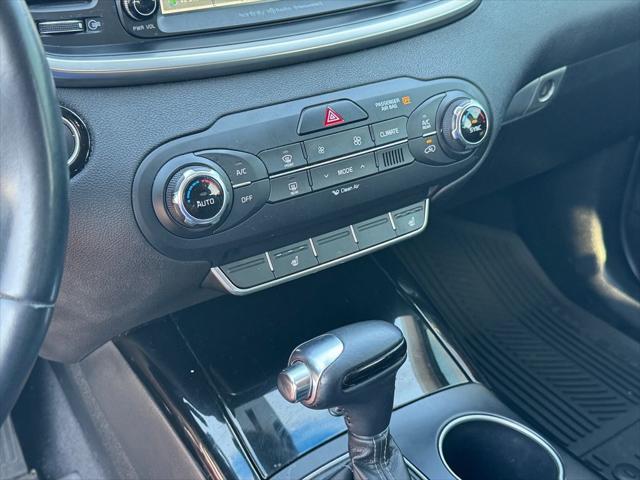 2016 Kia Sorento - $10,593