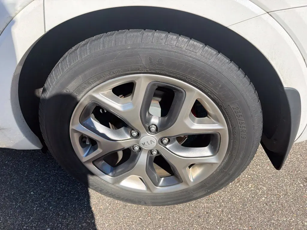 2018 Kia Sorento - $11,975