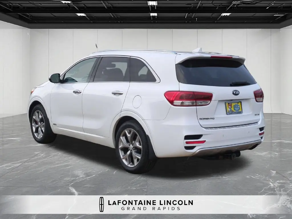 2018 Kia Sorento - $11,975
