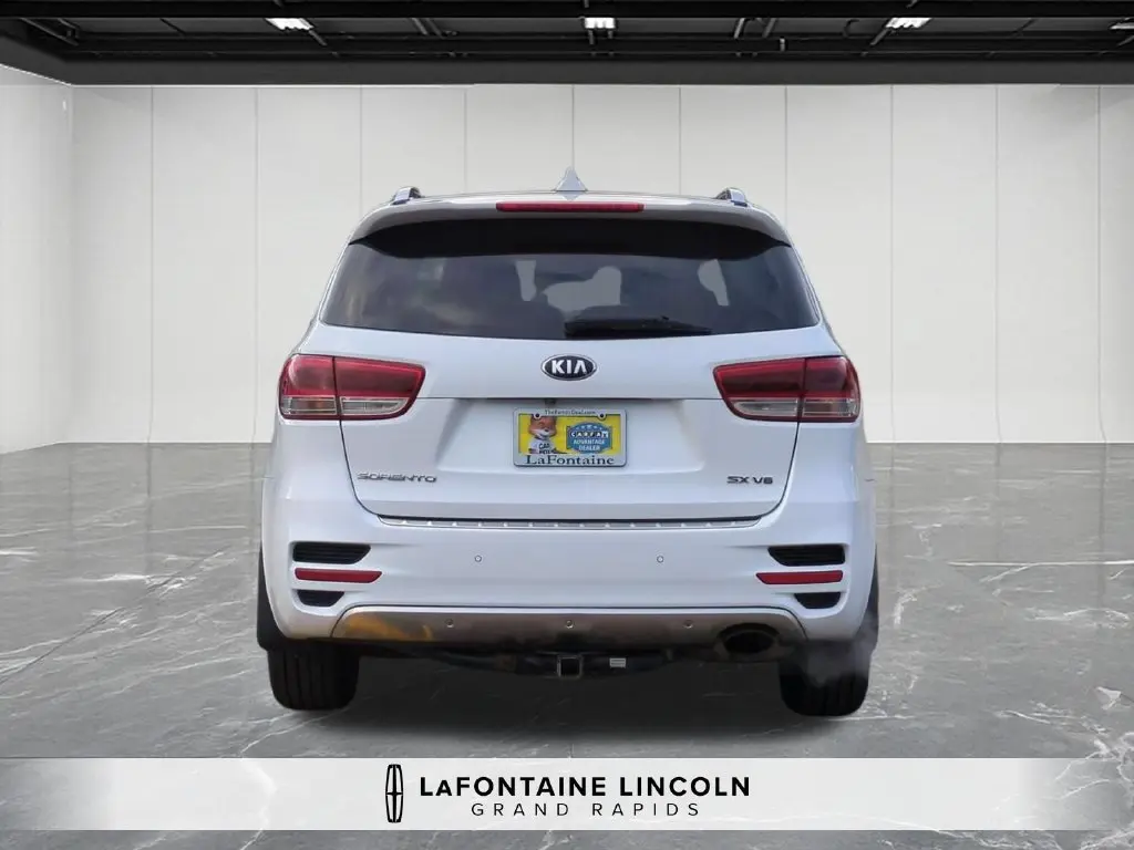 2018 Kia Sorento - $11,975