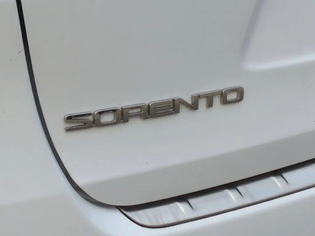 2018 Kia Sorento - $11,975