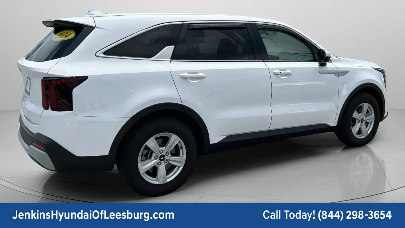 2024 Kia Sorento LX