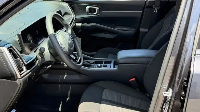 2025 Kia Sorento LX