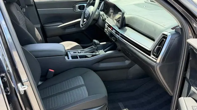 2025 Kia Sorento LX