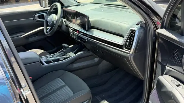 2025 Kia Sorento LX
