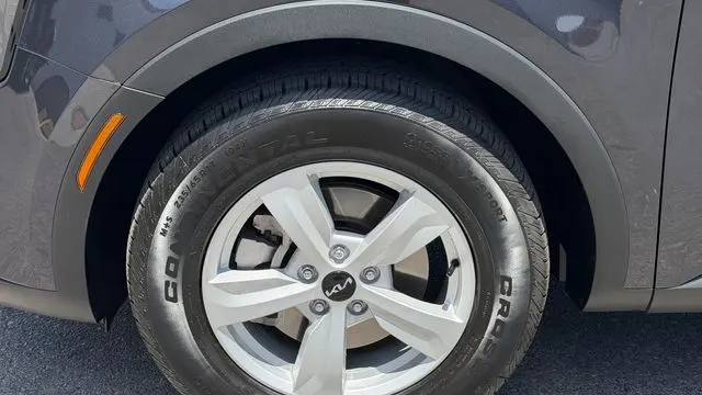 2025 Kia Sorento LX