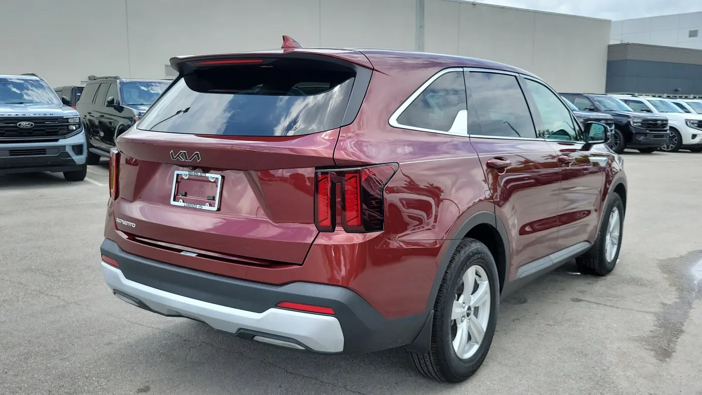2024 Kia Sorento LX