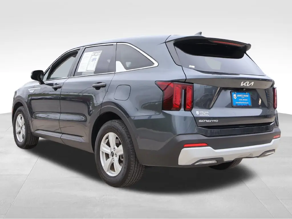 2024 Kia Sorento - $25,948