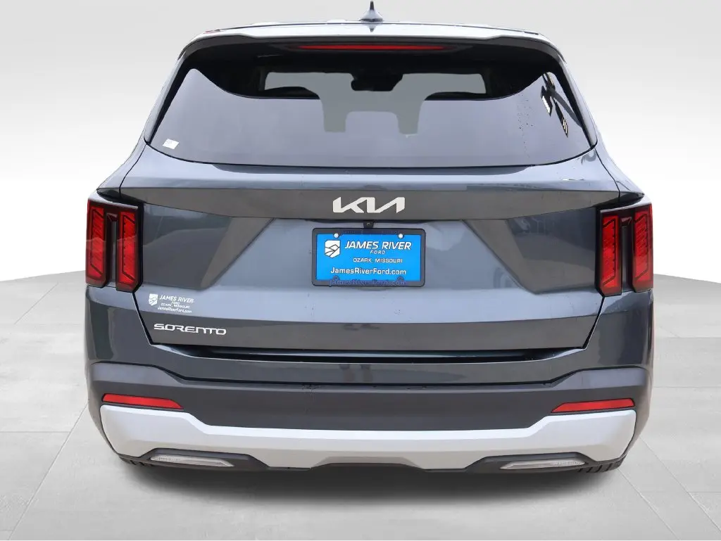 2024 Kia Sorento - $25,948