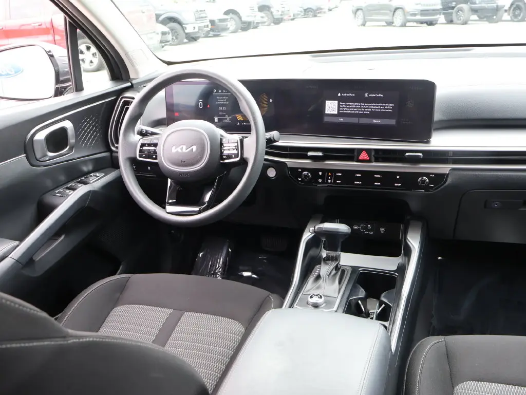 2024 Kia Sorento - $25,948