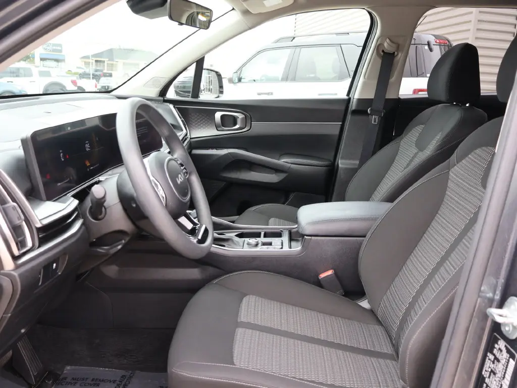 2024 Kia Sorento - $25,948