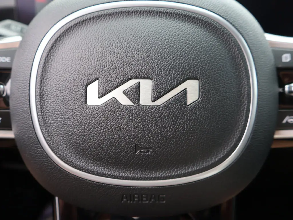 2024 Kia Sorento - $25,948