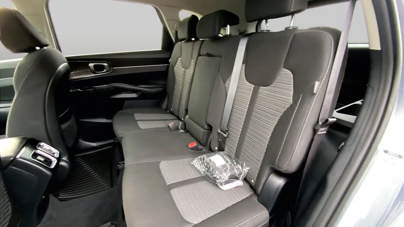 2025 Kia Sorento LX
