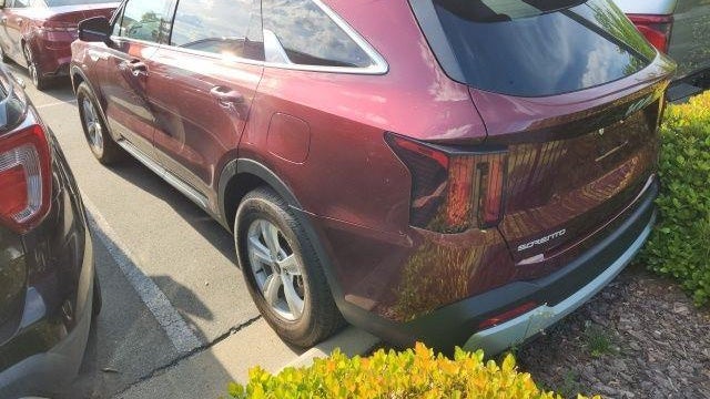 2025 Kia Sorento LX