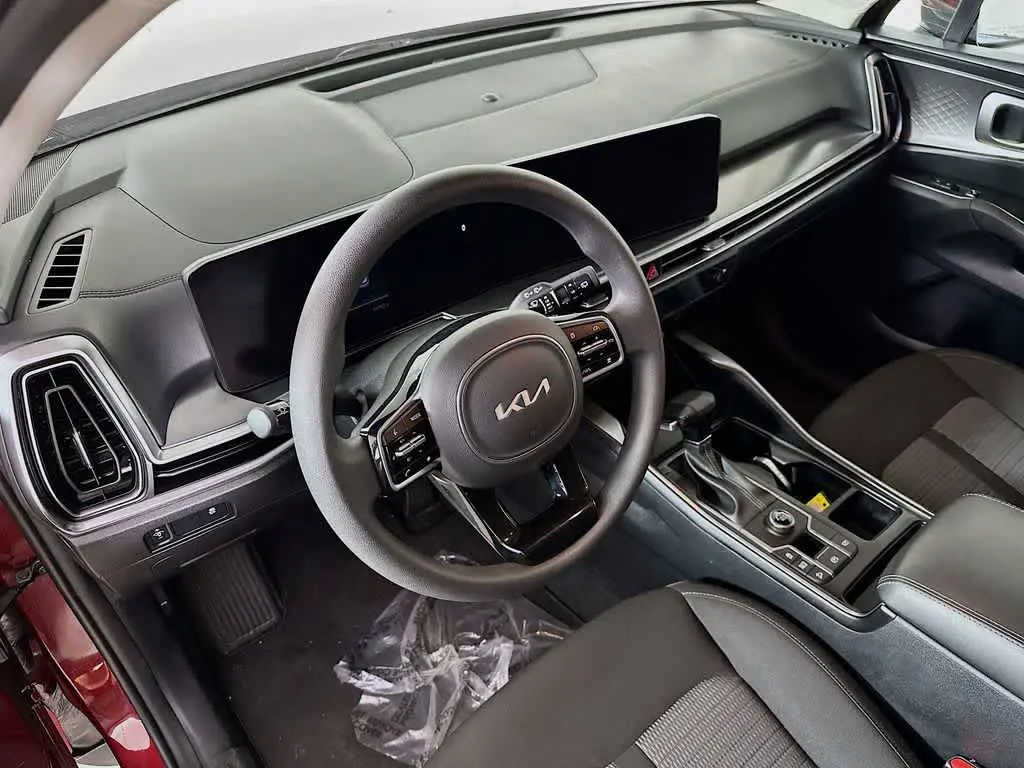 2025 Kia Sorento - $24,526
